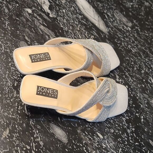 BRAND NEW JONES NEW YORK HEELS WITH CRISSCROSS STRAPS SANDAL - Picture 5 of 16